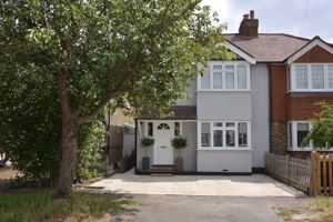 Molesey Park Avenue, West Molesey- click for photo gallery